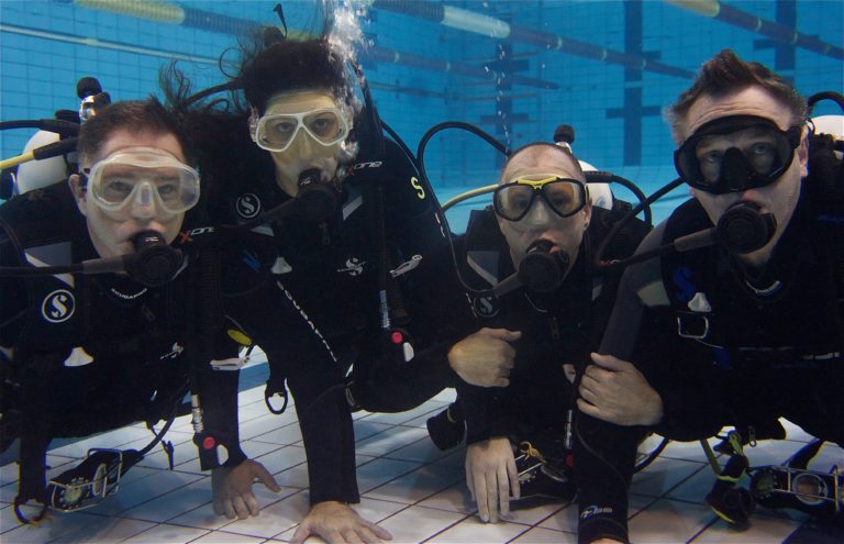 Discover Scuba Diving Ocean Divers 